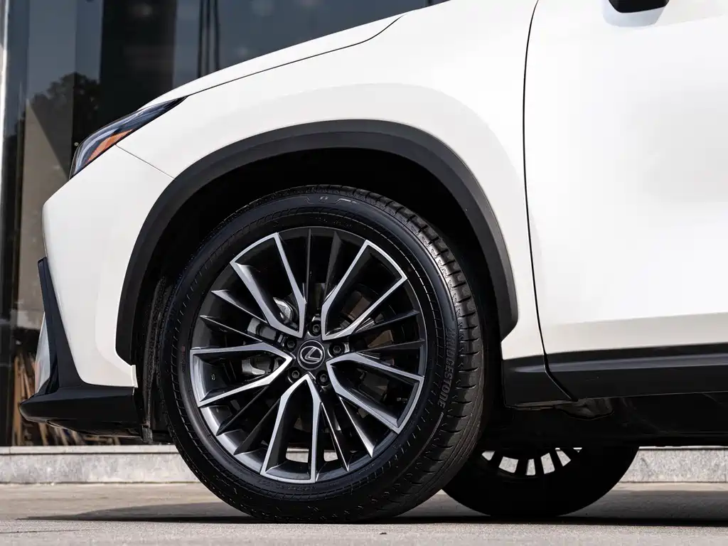 Lexus NX 2022 260
