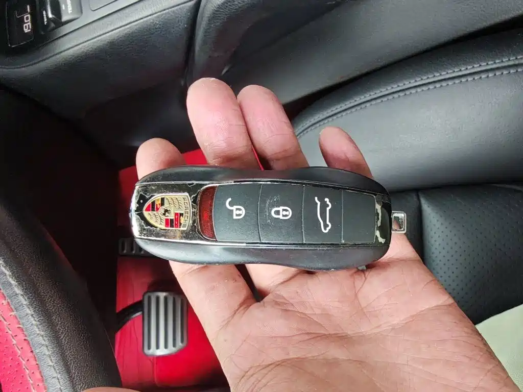 Porsche Cayenne — миниатюра 9