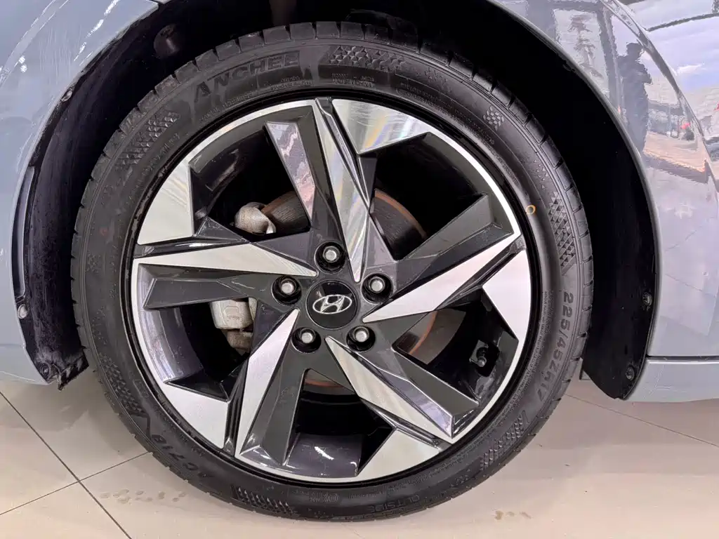 Hyundai Elantra — миниатюра 22