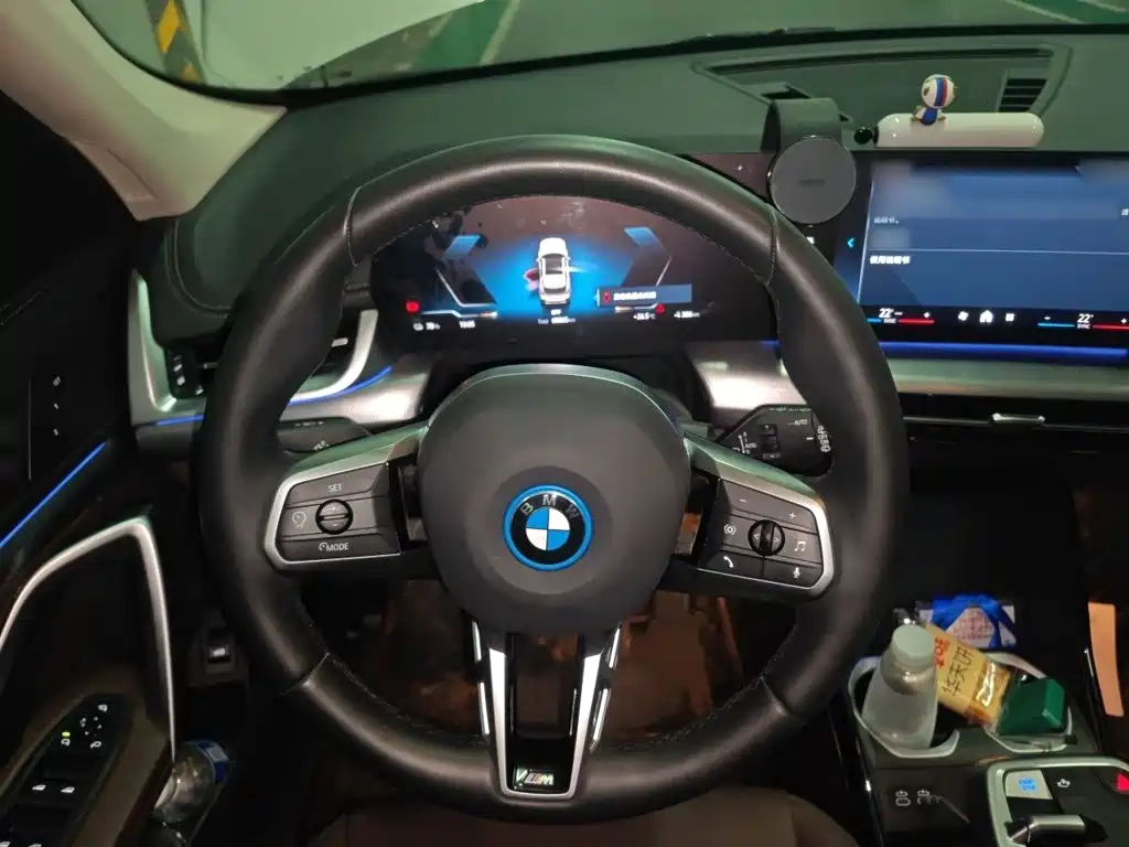 BMW iX1 — миниатюра 6