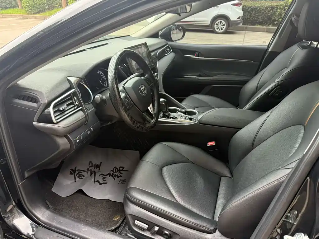 Toyota Camry — миниатюра 4
