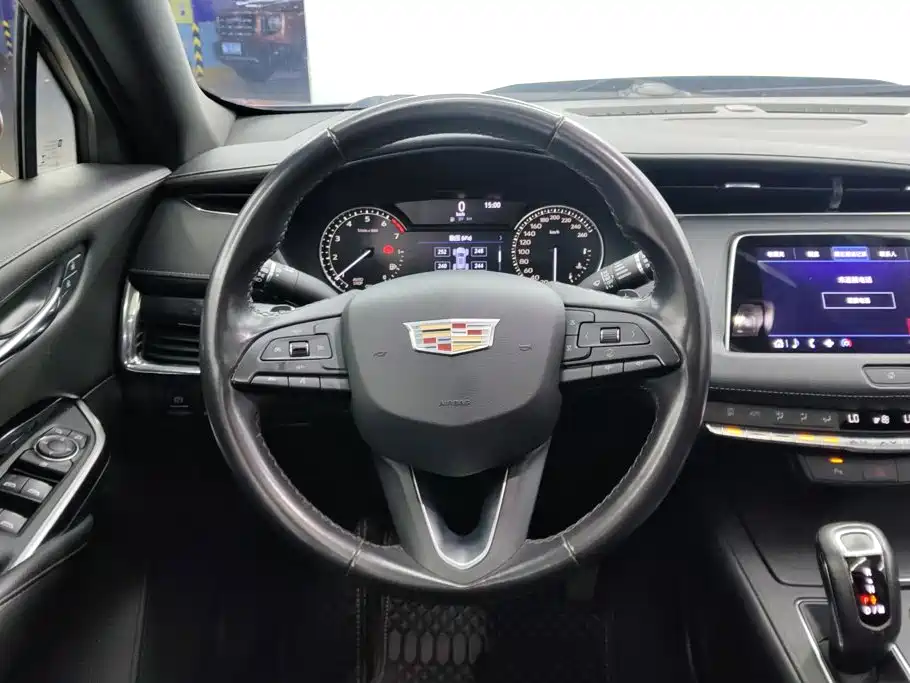 Cadillac XT4 — миниатюра 15