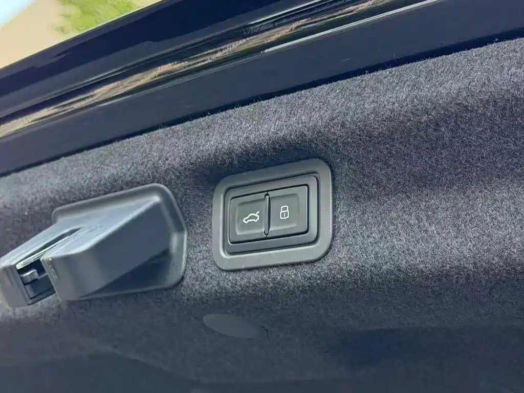 Audi A7L — миниатюра 9