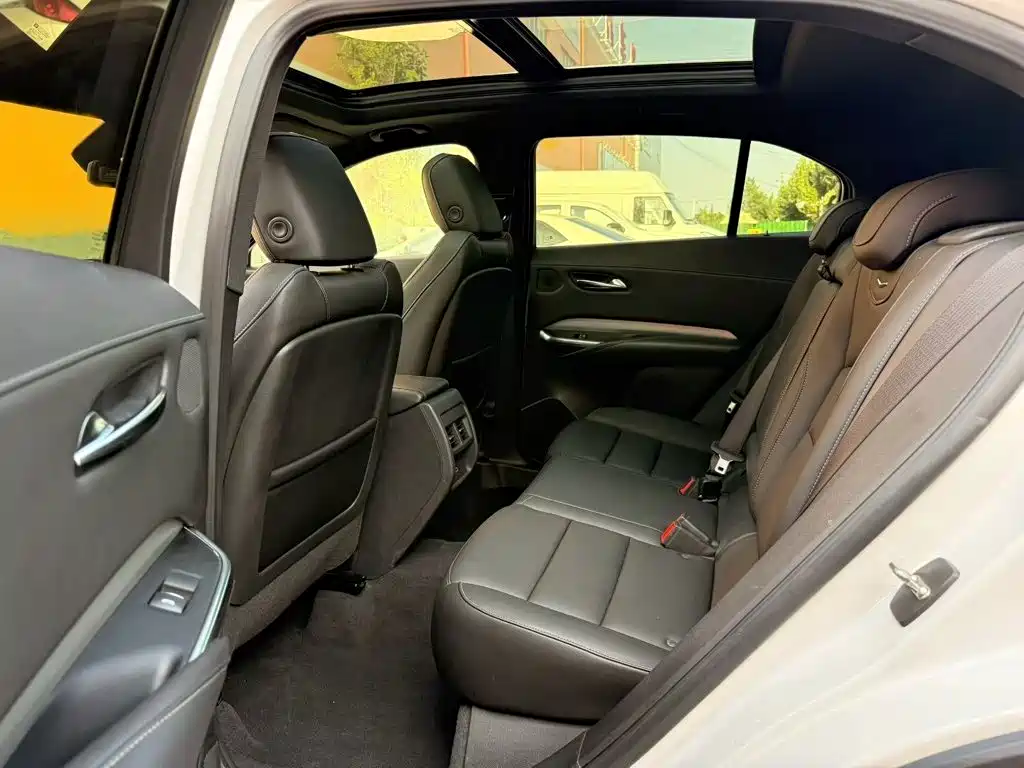 Cadillac XT4 — миниатюра 11