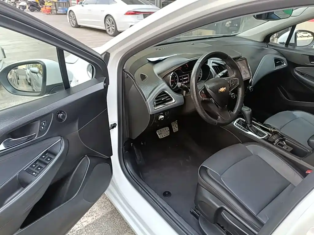 Chevrolet Cruze — миниатюра 16