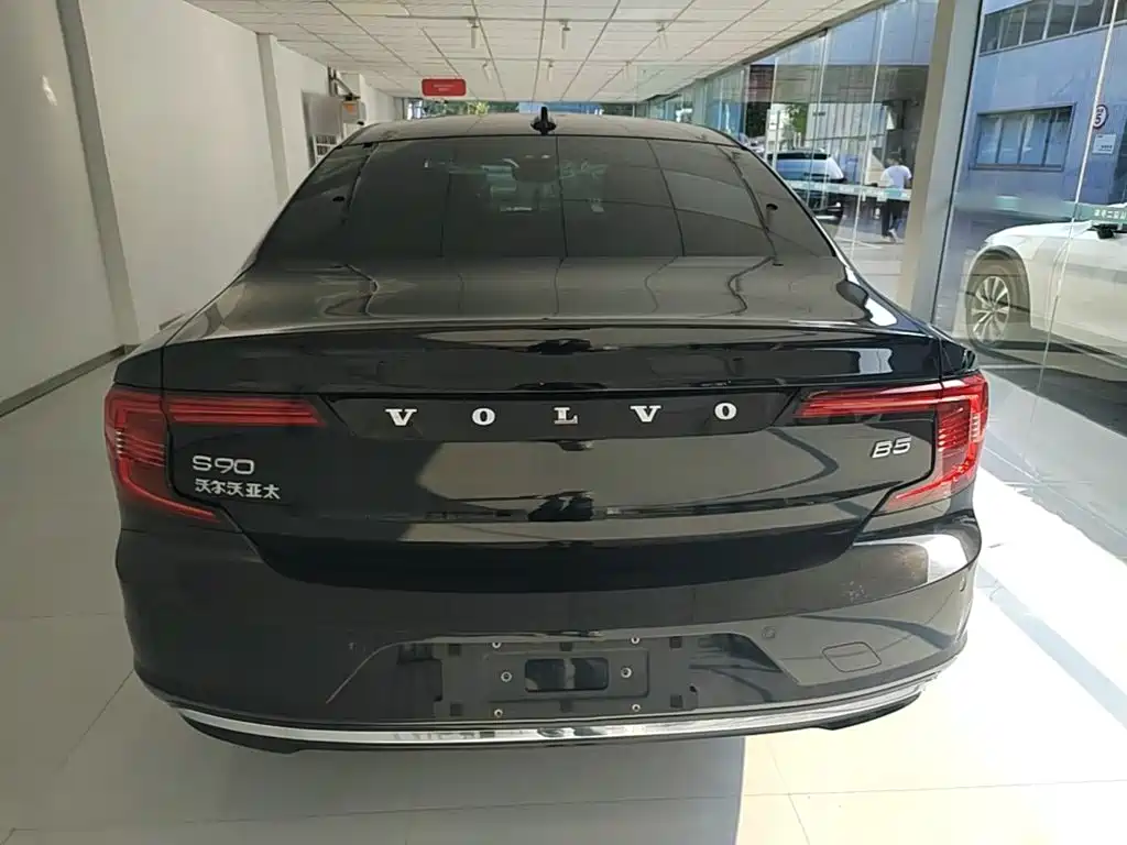 Volvo S90 — миниатюра 6
