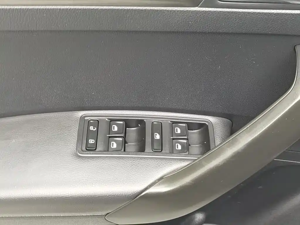 Volkswagen Santana — миниатюра 9