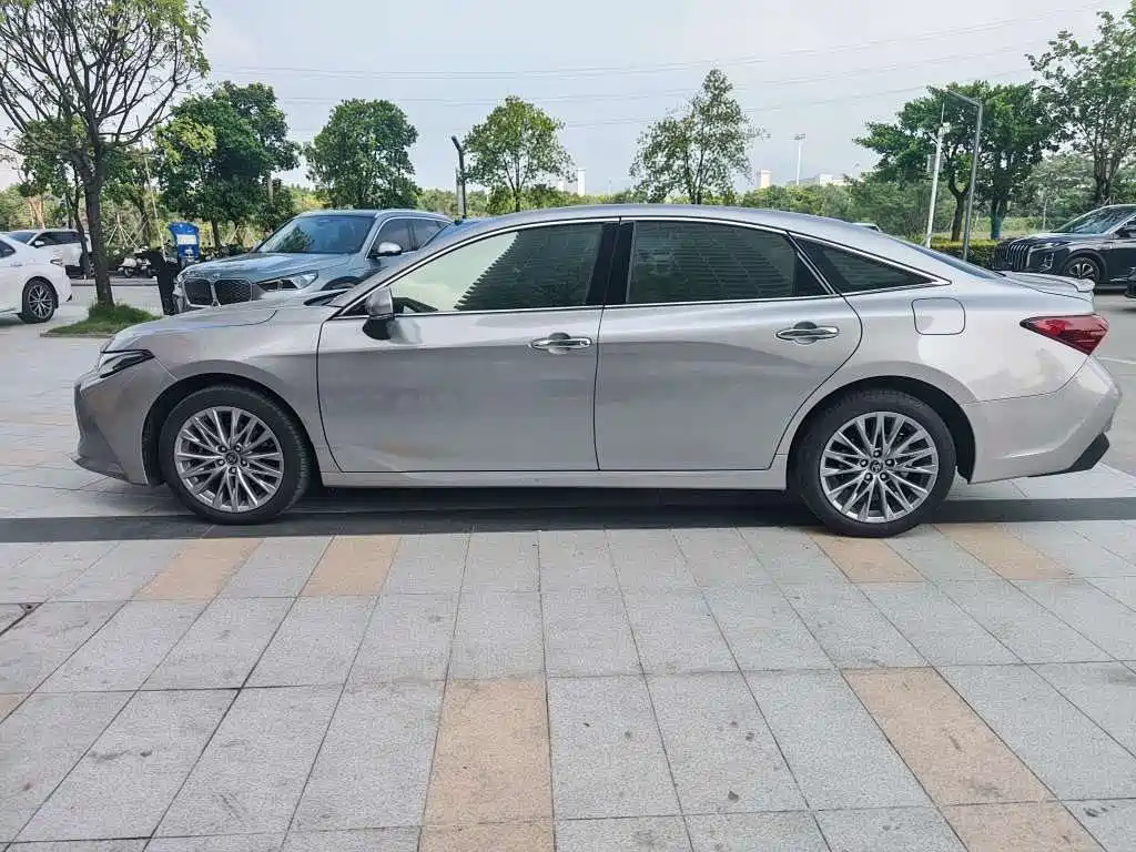 Toyota Avalon — миниатюра 3