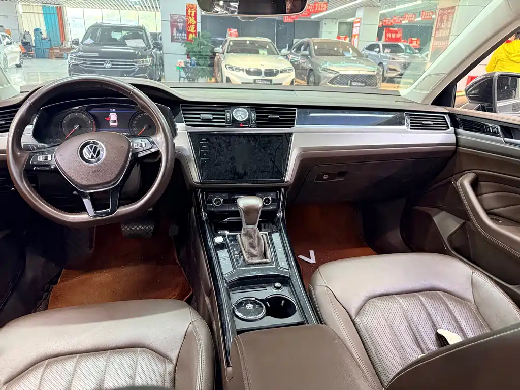 Volkswagen Phideon — миниатюра 8