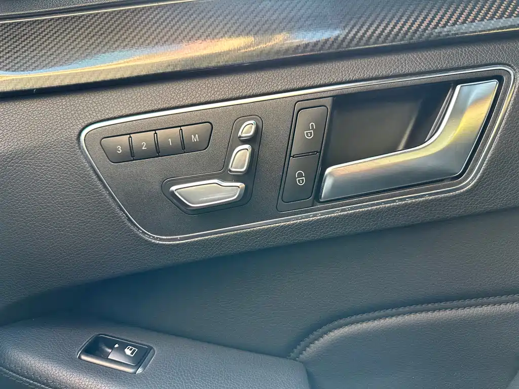 Mercedes-Benz E-Class — миниатюра 24