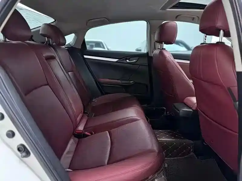 Honda Civic — миниатюра 8