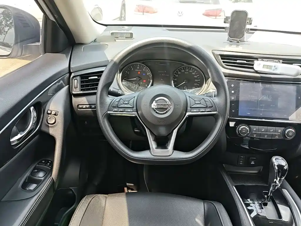 Nissan X-Trail — миниатюра 11