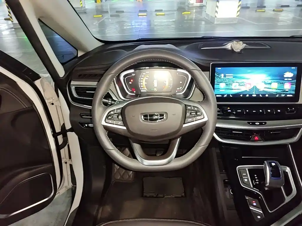 Geely Jia Ji New Energy — миниатюра 11