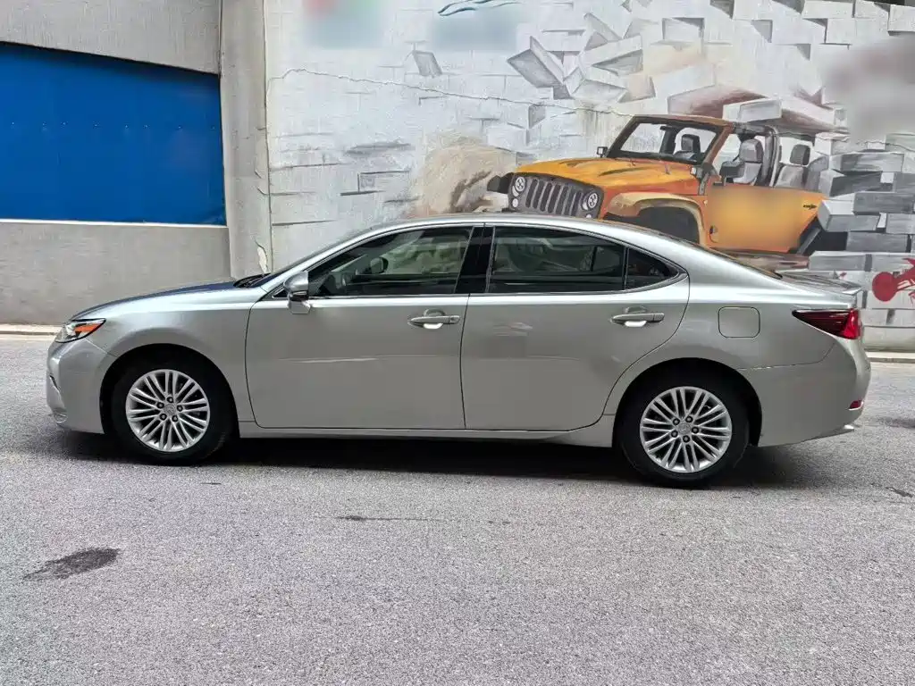 Lexus ES — миниатюра 10