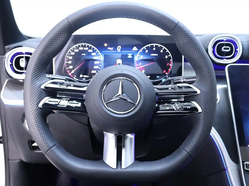 Mercedes-Benz C-Class — миниатюра 16