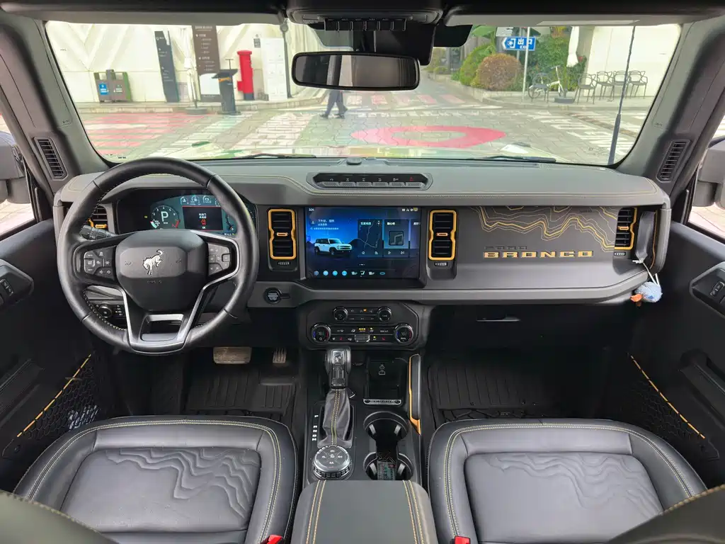 Ford Bronco — миниатюра 17