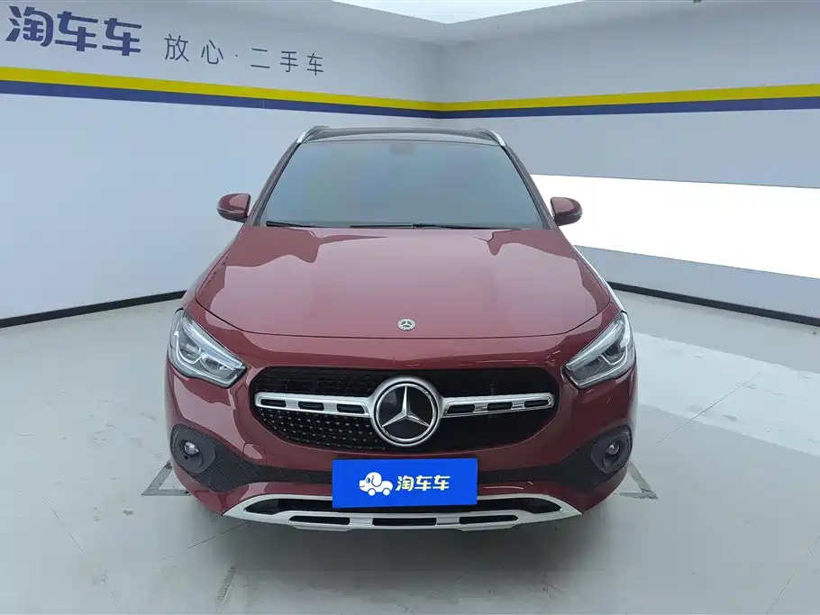 MERCEDES-BENZ GLA