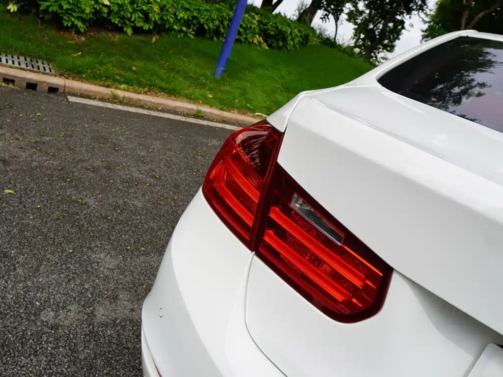 BMW 3 Series — миниатюра 26