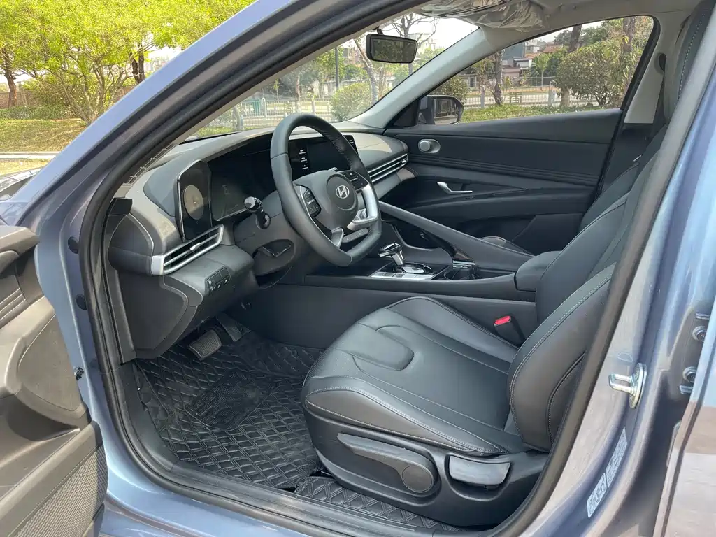 Hyundai Elantra — миниатюра 13