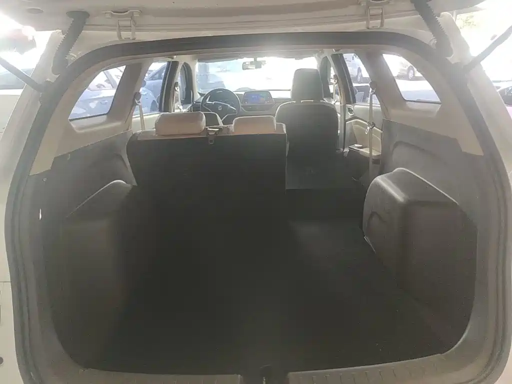 Baojun 310W — миниатюра 19