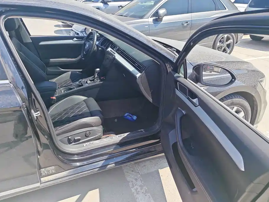 Volkswagen Magotan PHEV — миниатюра 7