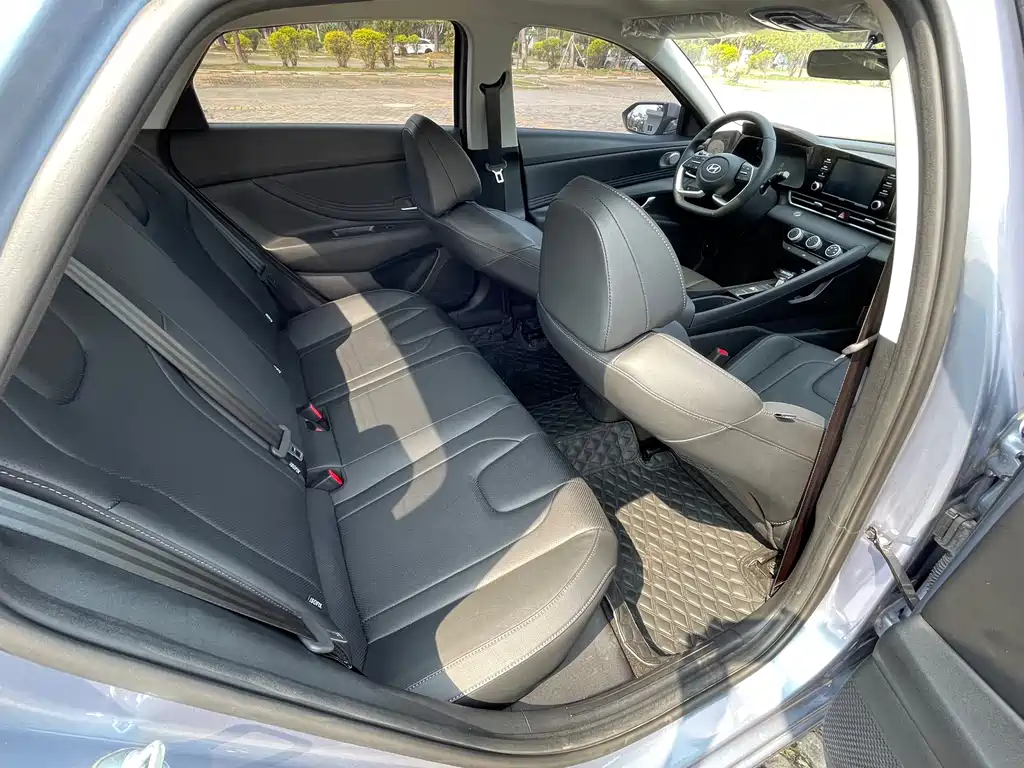 Hyundai Elantra — миниатюра 23