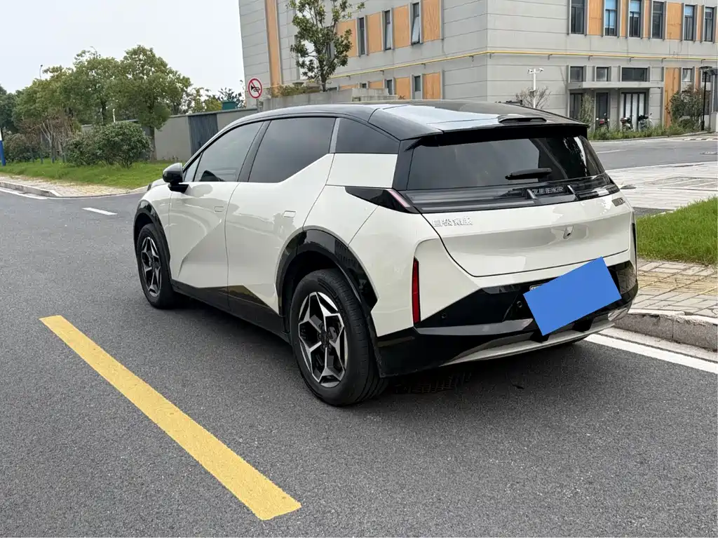 Zeekr X — миниатюра 7
