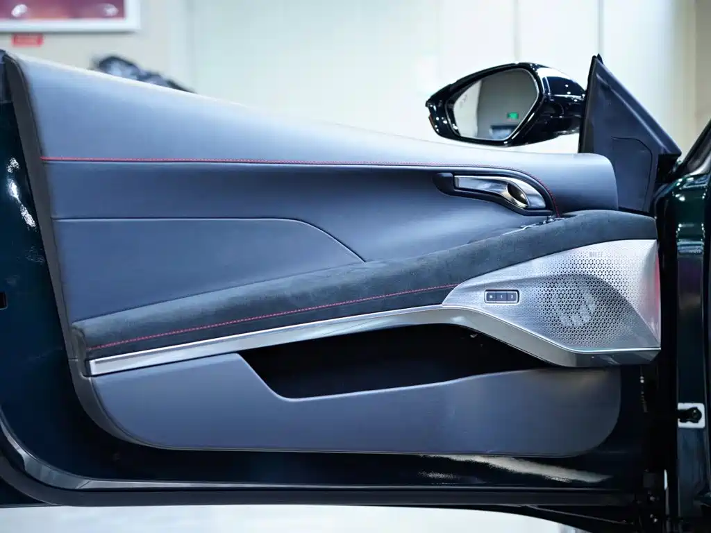 Lotus Emira — миниатюра 25