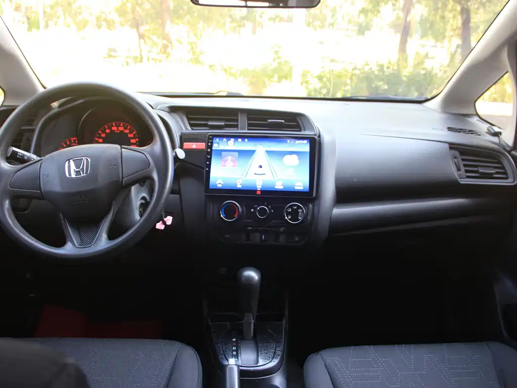 Honda Fit — миниатюра 6