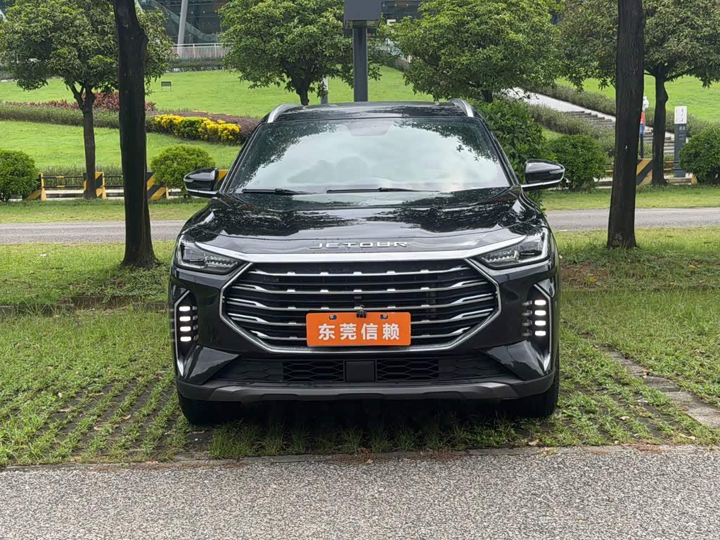 Jetour Jetour X70 PLUS 1.5 л 2023 г. Чёрный, пробег 50000 км