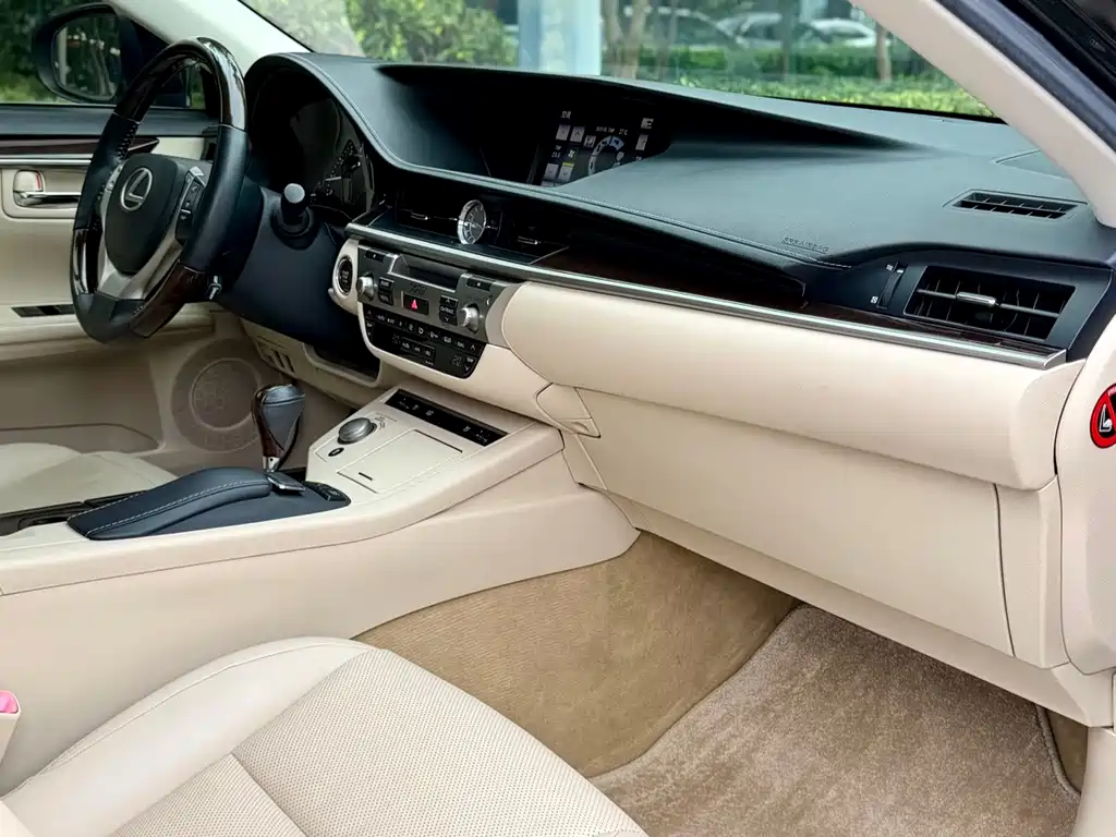 Lexus ES — миниатюра 25