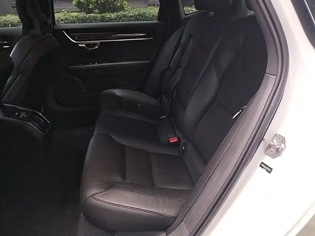 Volvo S90 — миниатюра 17