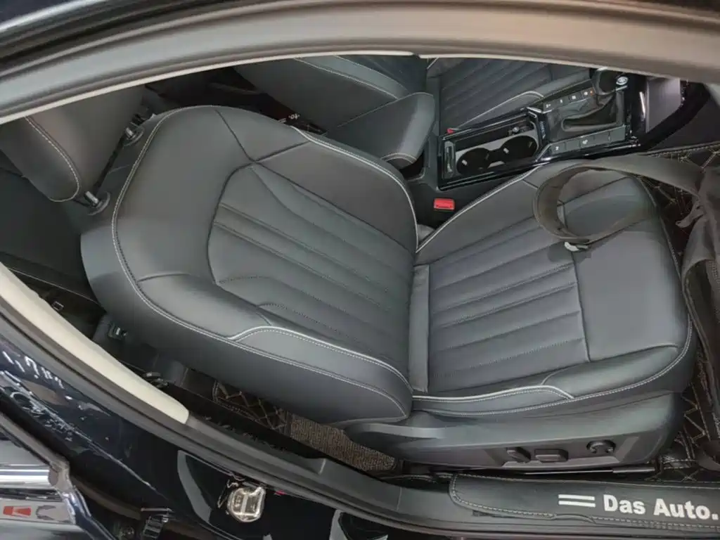 Volkswagen Passat PHEV — миниатюра 25