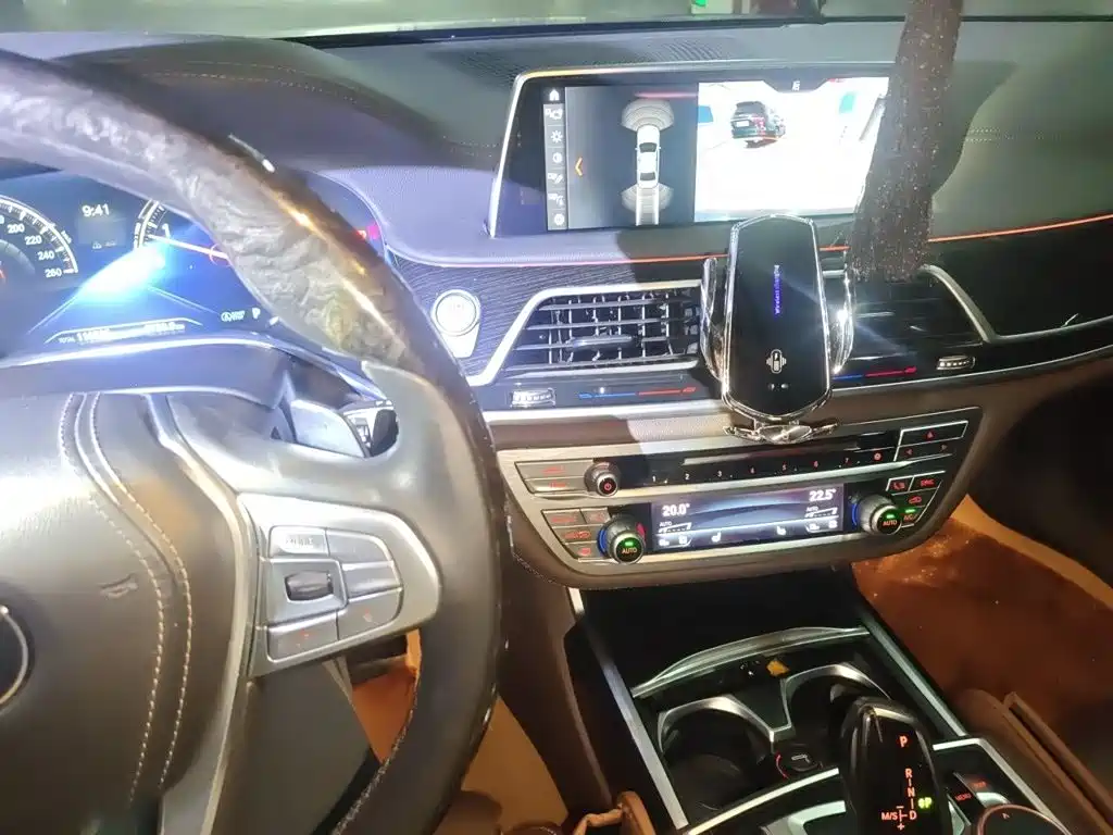 BMW 7 Series — миниатюра 6