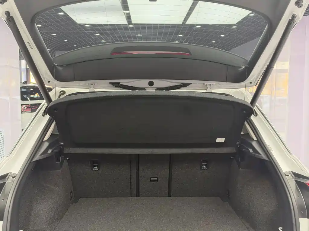 Volkswagen T-Roc — миниатюра 20