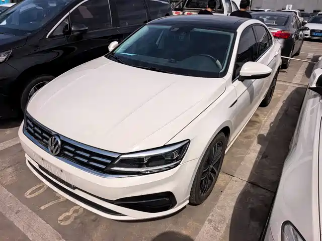 VOLKSWAGEN LINGDU