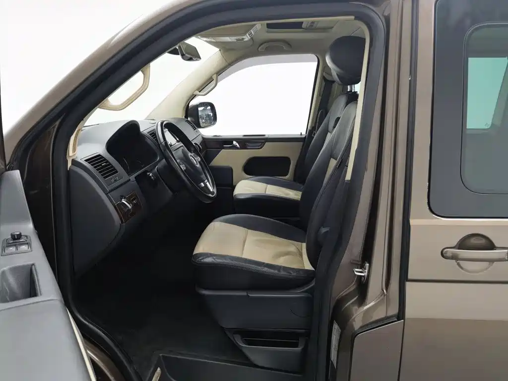 Volkswagen Multivan — миниатюра 10