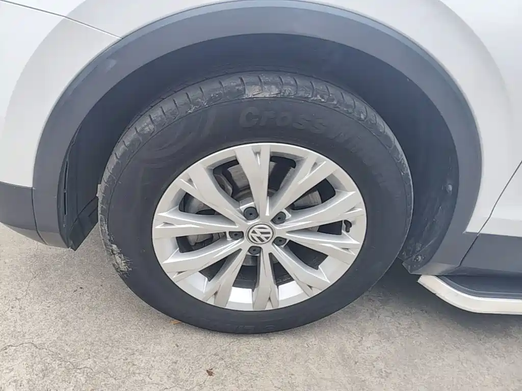 Volkswagen Tiguan L — миниатюра 23