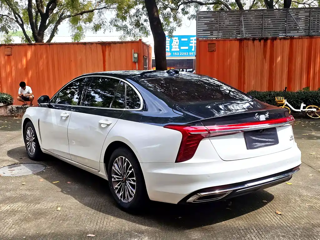 Hongqi H5 2023 2.0T AT