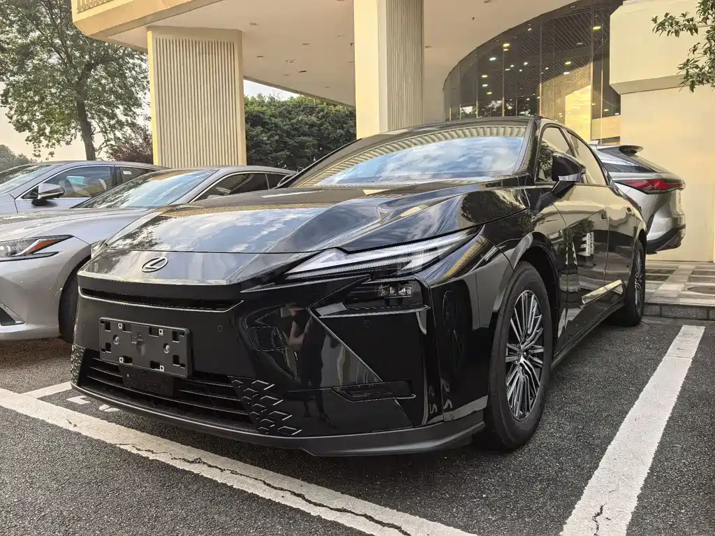 Lexus ES — миниатюра 2