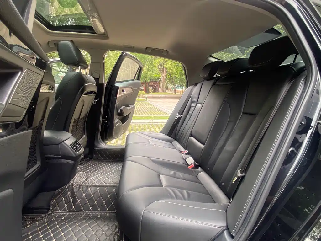 Hongqi H5 30TD Connected Royal Dynamic Edition, фото 9