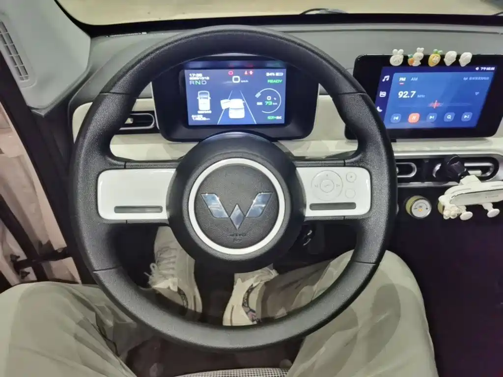 Wuling MINIEV — миниатюра 11