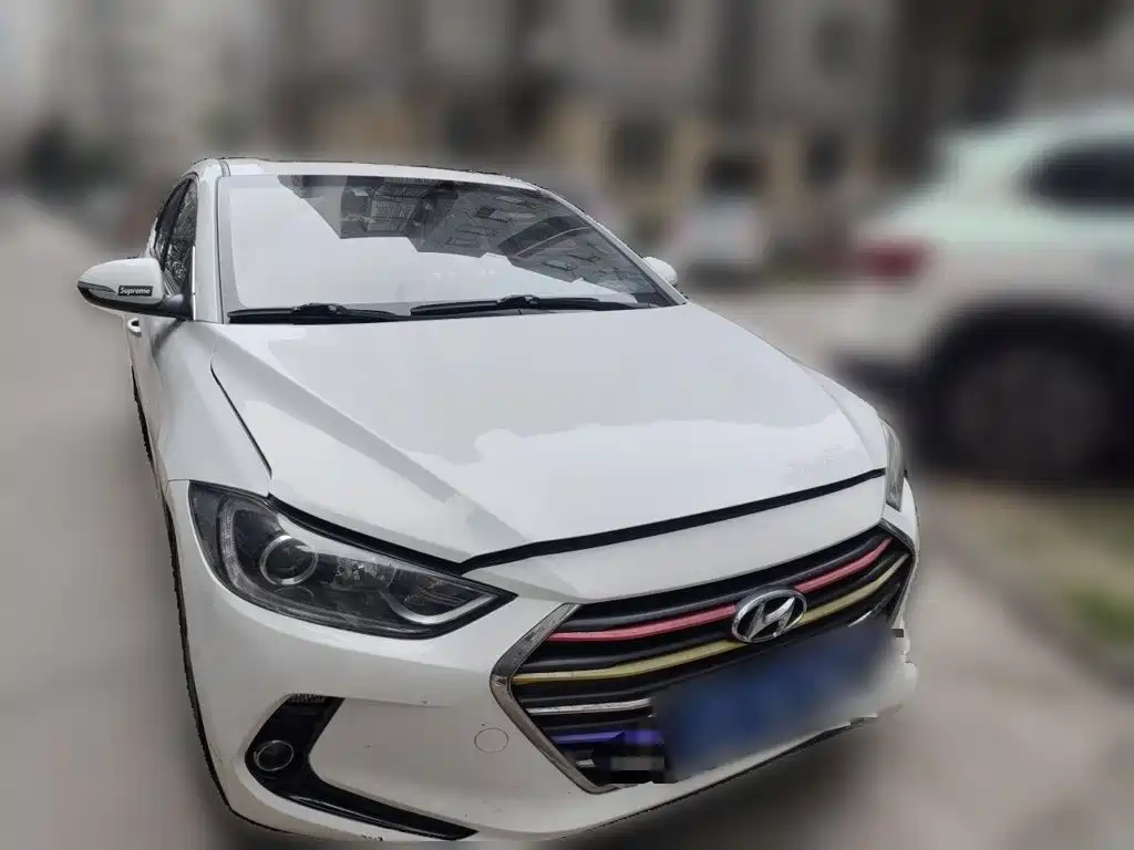 Hyundai Elantra — миниатюра 24