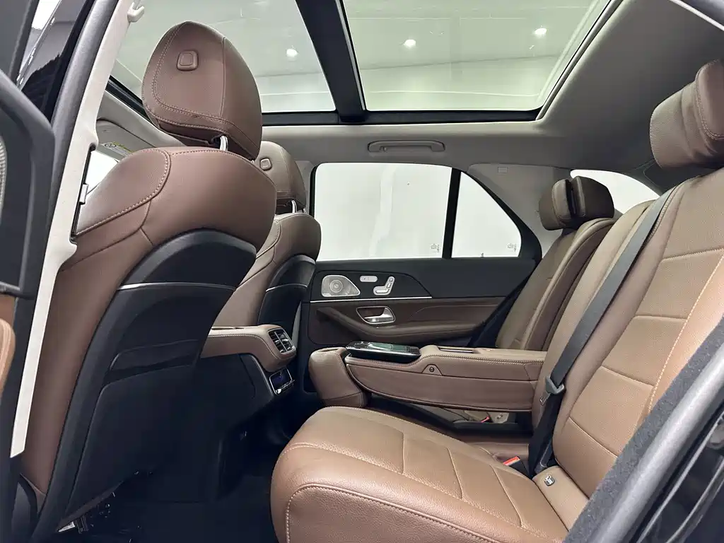 Mercedes-Benz GLE (Import) — миниатюра 10