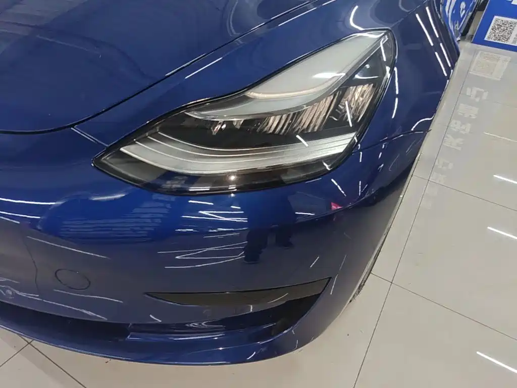 Tesla Model 3 — миниатюра 24