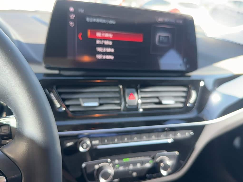 BMW 1 Series 1.5 л 2021 г. Белый, пробег 49000 км