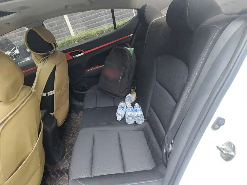 Hyundai Elantra — миниатюра 15