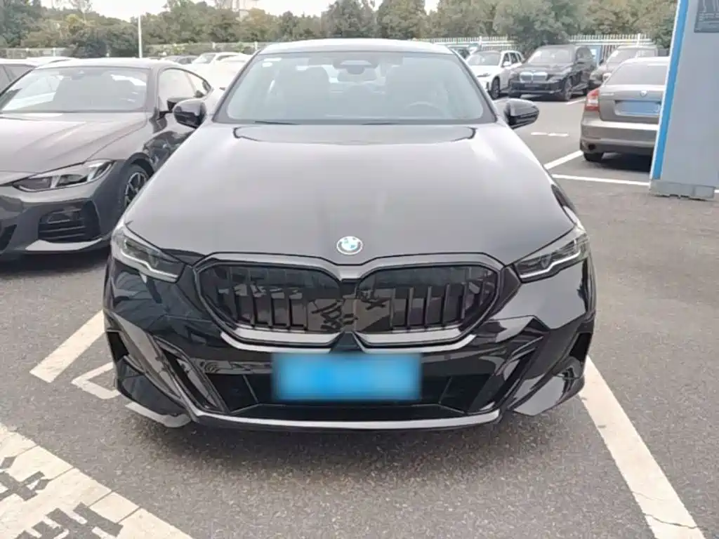 BMW 5 Series — миниатюра 3