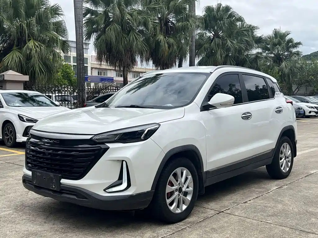 BAIC X3