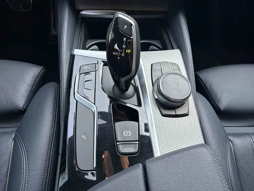 BMW 5 Series (Import) — миниатюра 10